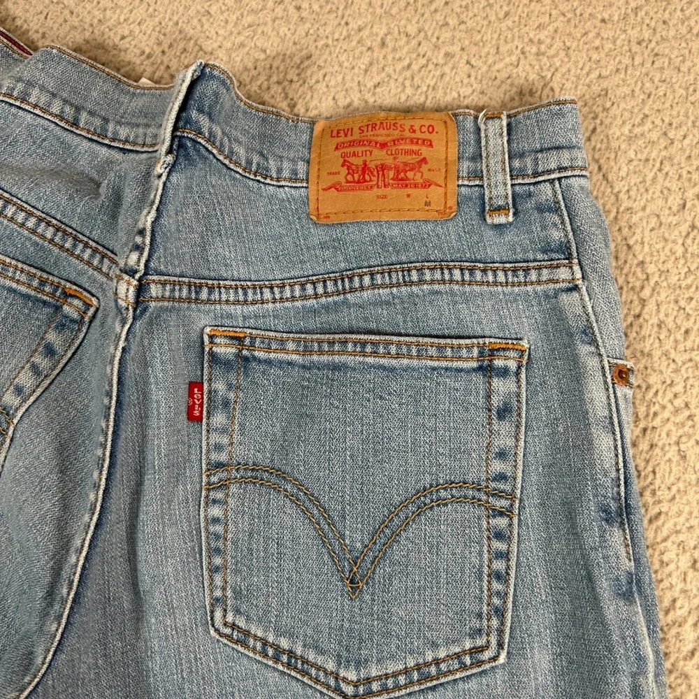 Levis Classic Relaxed Boot Cut Jeans‎ Y2K Light Wash Blue Size 10MIS L=M